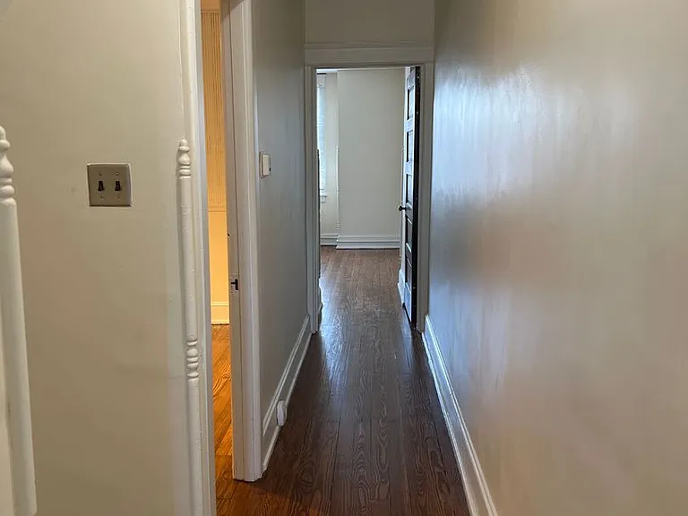 1320-1322 Chelsea Ave — Photo 22