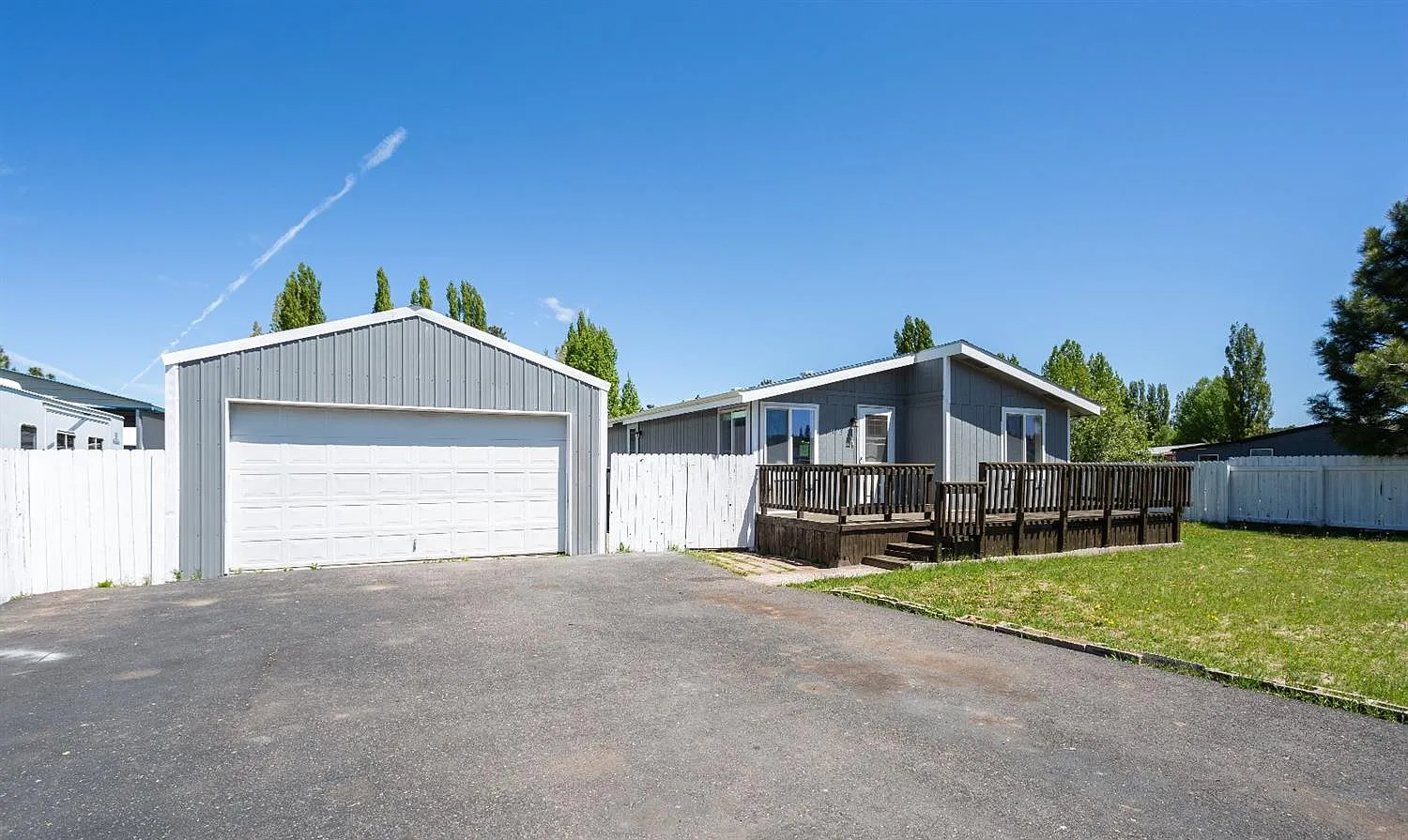 14213 Meadowbrook Ct photo 1