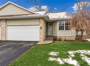 4002 Treeline Ct NE, Cedar Rapids, IA 52411