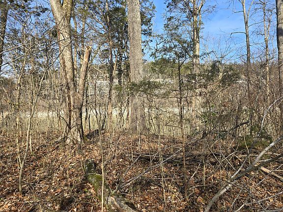 4th image of 386 E Lakeshore Dr