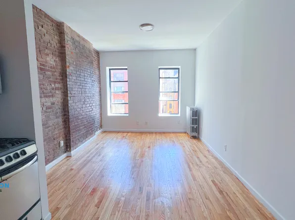 829 Ninth Avenue image 1 of 6