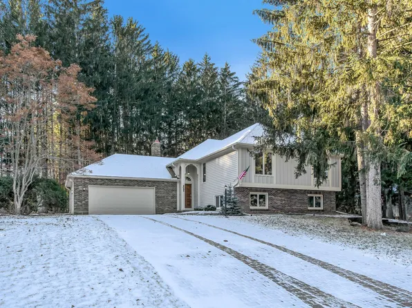 8095 Somerset Rd, Woodbury, MN 55125