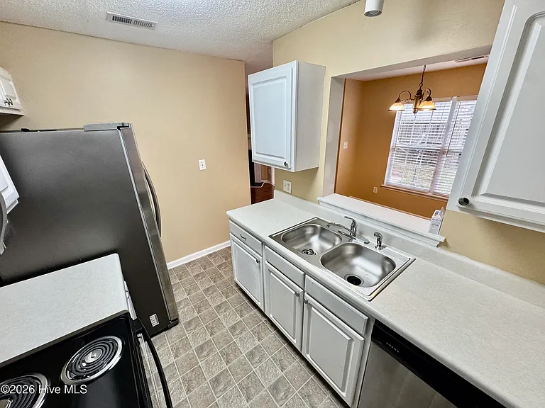2506 B Bluff View Ct #B — Photo 13