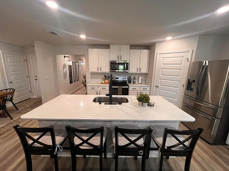 4616 Naval Ct — Photo 8