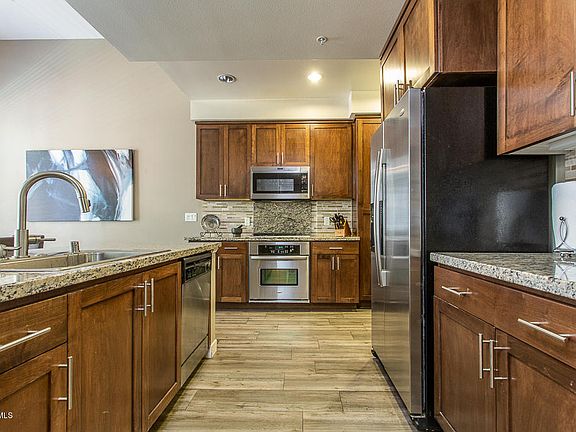 5th image of 21301 Erwin St Unit 429