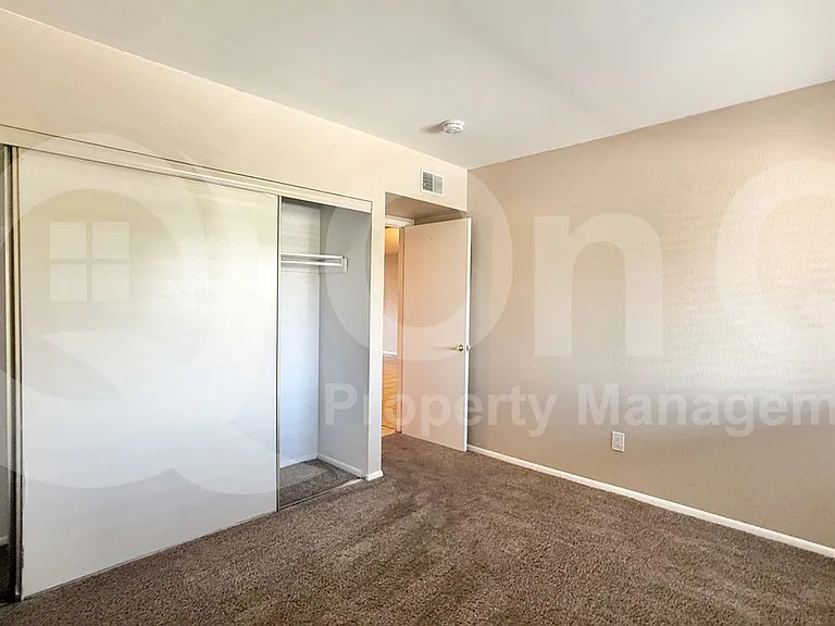 10828 N Biltmore Dr #212 — Photo 10