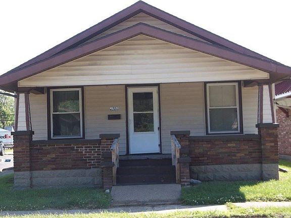 2nd image of 1221 Woodlawn Ave