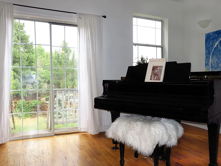 498 E Twelve Oaks Dr — Photo 5