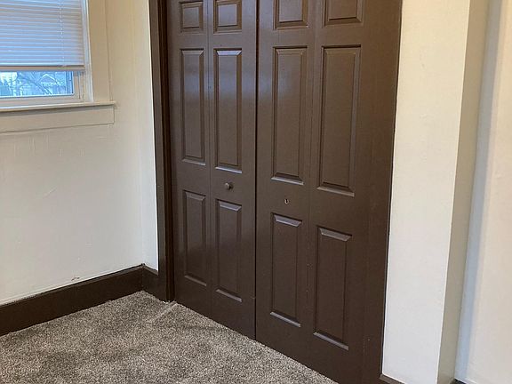 5th image of 36 E Powell Ave #D