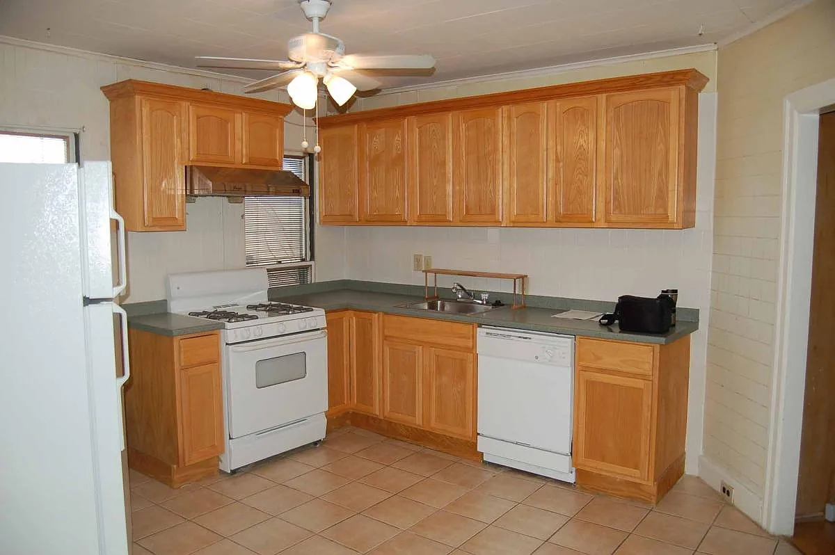 1 bed, 650 sqft, $920 — Photo 2