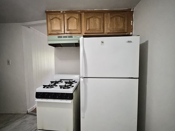 4th image of 21 Dock Rd #21
