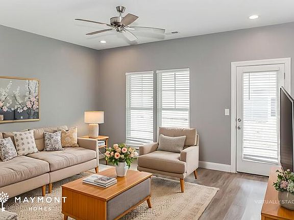 5th image of 1025 Highgrove Hts NW