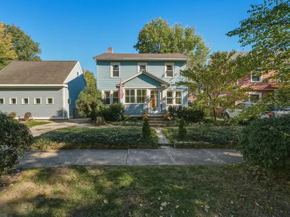 2326 Eastbrook Dr, Fort Wayne, IN 46805