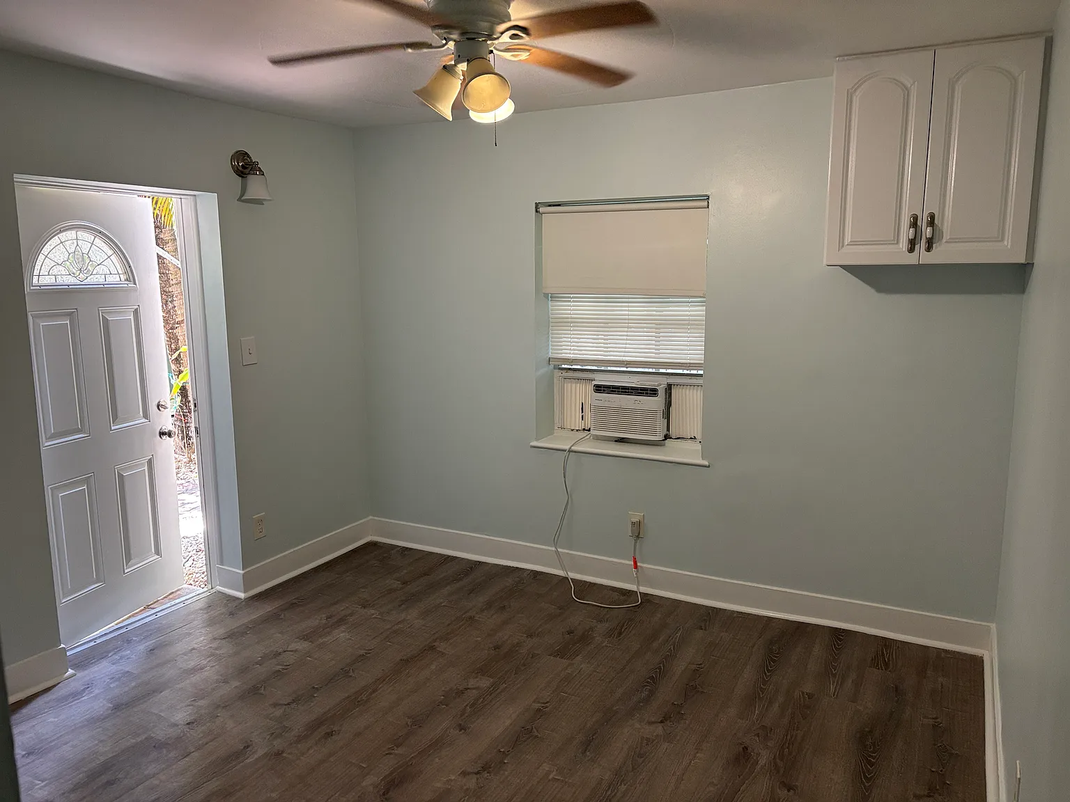 806 Thomas St — Photo 4