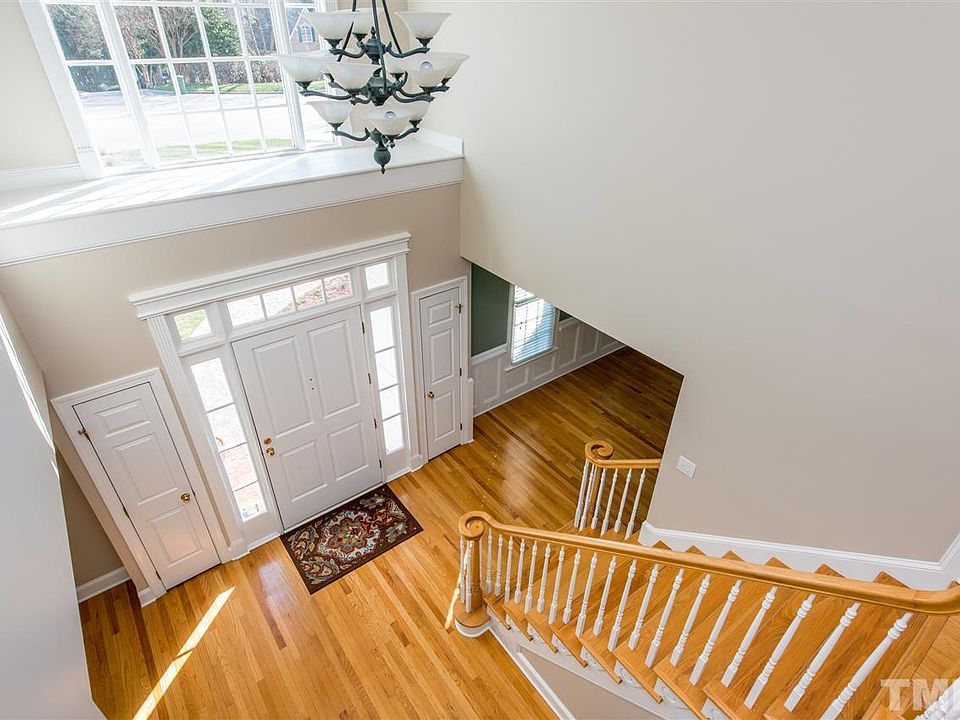 2nd image of 103 Ravenhollow Ct