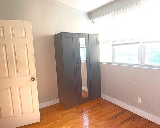 5th image of 2329 N Park Ave #C
