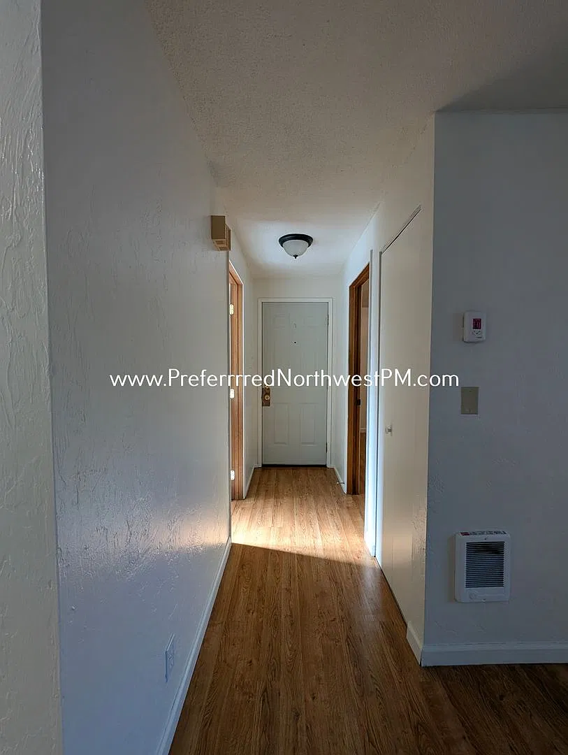 7401 — Photo 2