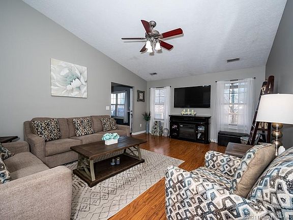 3rd image of 1202 Pebble Creek Dr