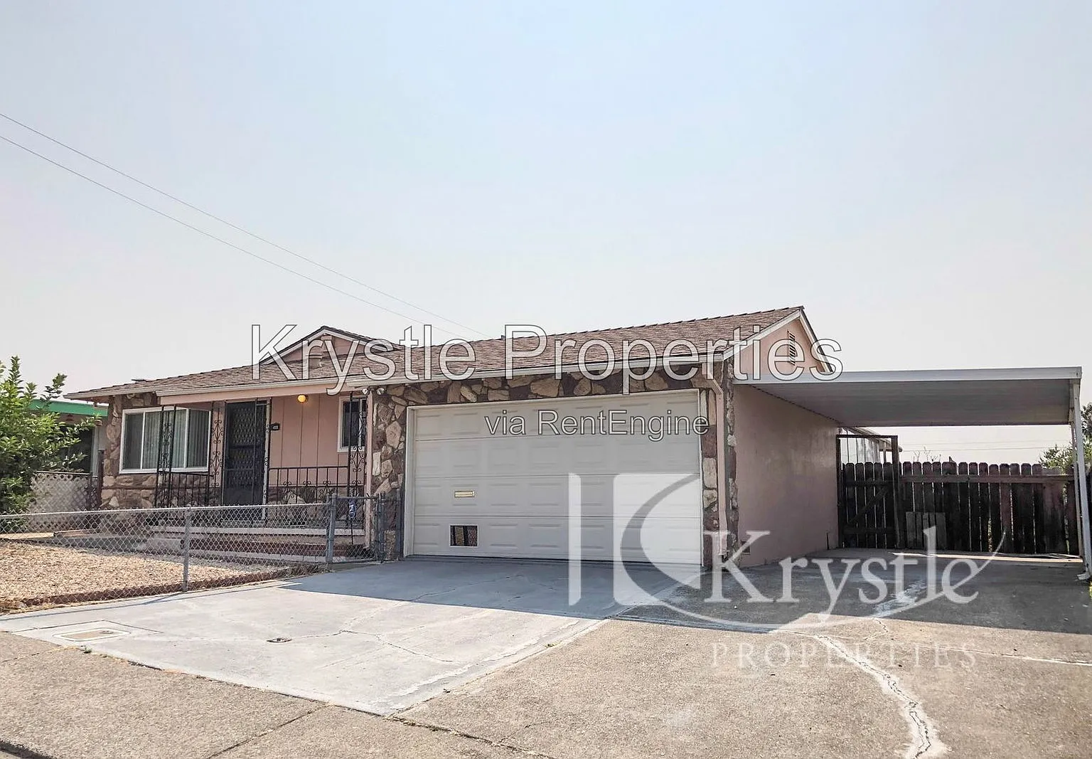 3 bed, 1.5 bath, 1080 sqft, $2,400 — Photo 1