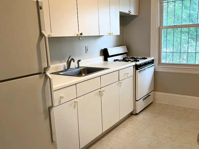 4101 Roland Ave #2F — Photo 9