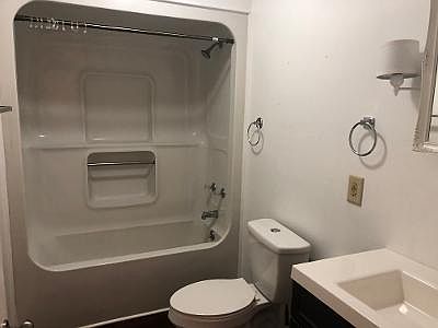 5th image of 3905 Venable Ave #C