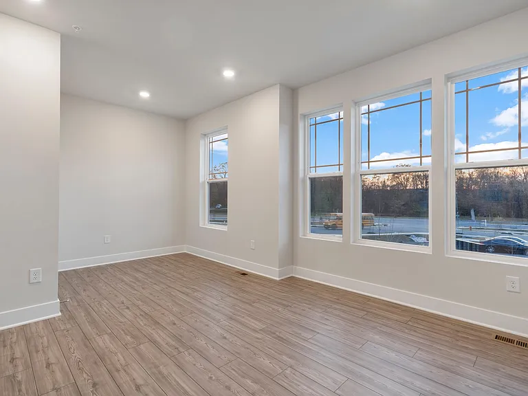258 Waterstone Rd — Photo 10