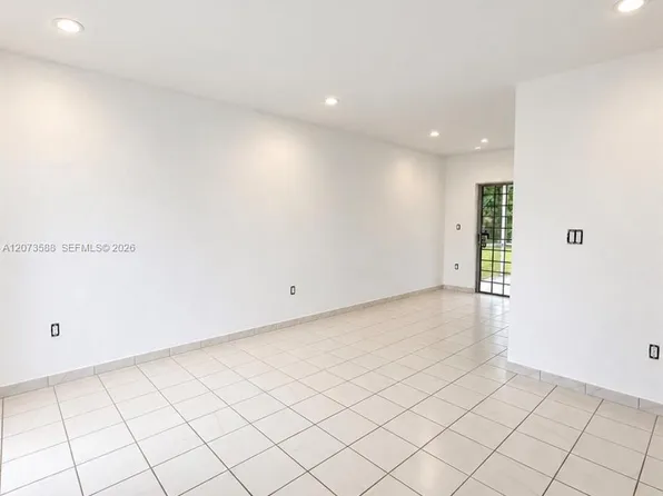 19211 NW 52nd Ave, Miami Gardens, FL 33055