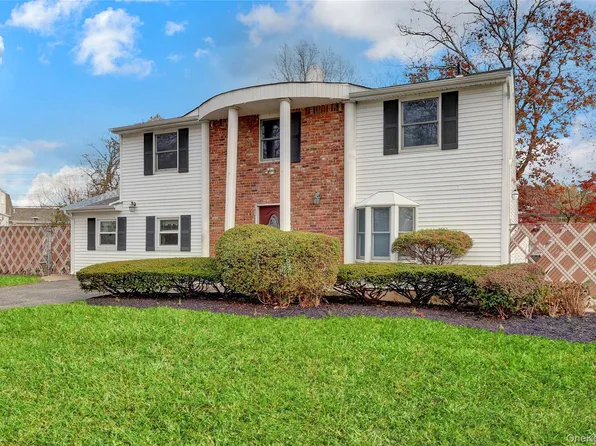 3 Imperial Drive, Selden, NY 11784