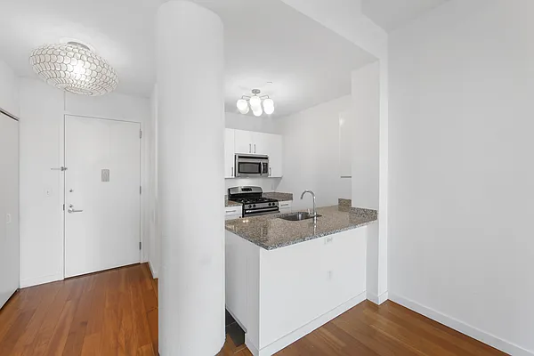 Rented by Oxford Property Group | media 18