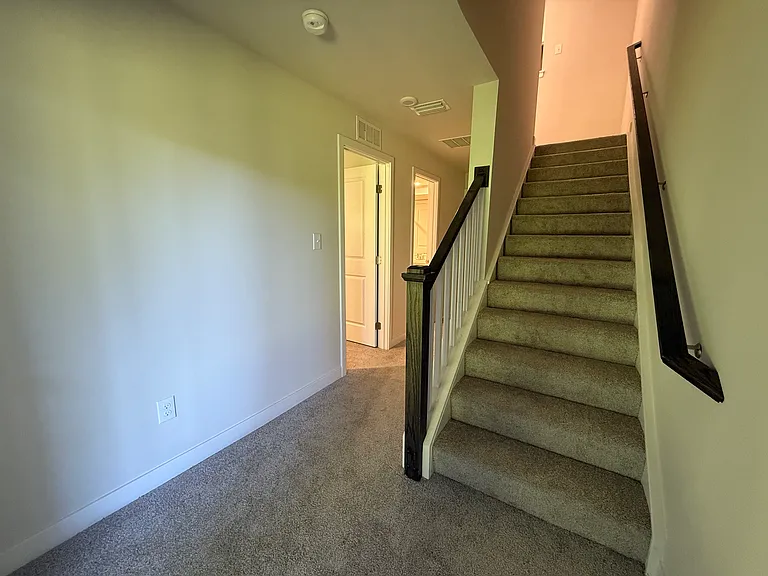 4319 Reusch Cir — Photo 6