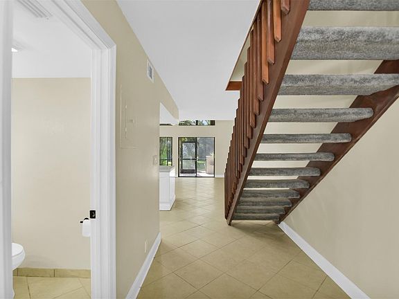 5th image of 164 NW 45th Avenue