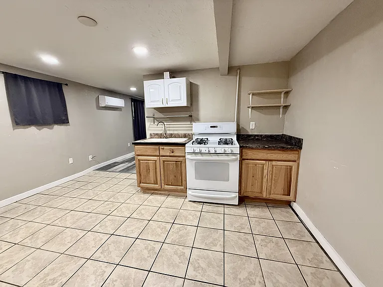 2020 Monroe Blvd #1 — Photo 3