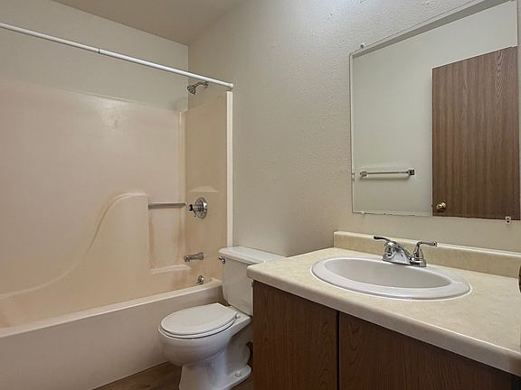 5th image of 1349 Rockwell Rd #203