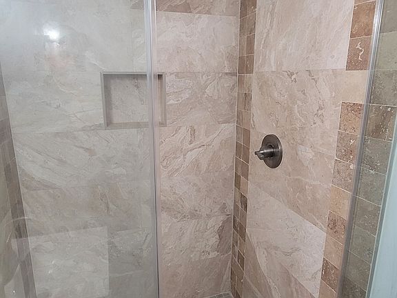 5th image of 105210 Burbank Dr #1