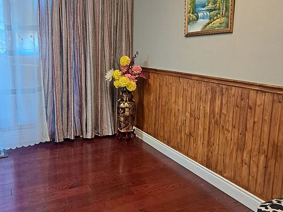 5th image of 665 Kennedy Rd #307