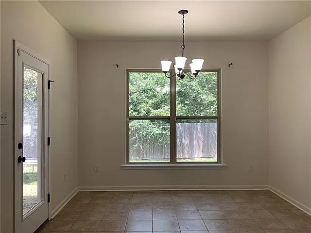 11112 Regency Ave — Photo 6