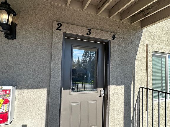 2nd image of 2052 Placer St APT 2