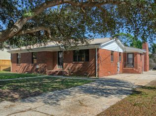 113 Ridgewood Ave, Mary Esther, FL 32569
