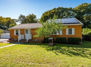 8 Forest Avenue, Medford, NY 11763