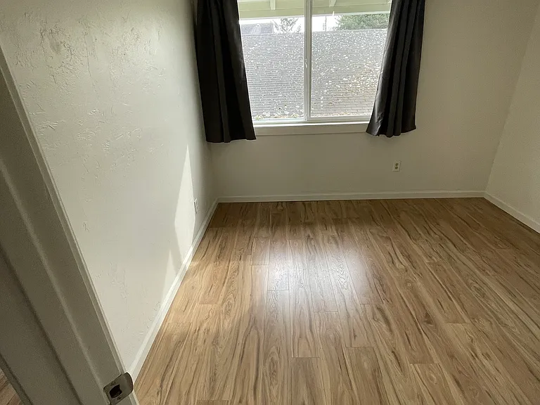 708 B St — Photo 33