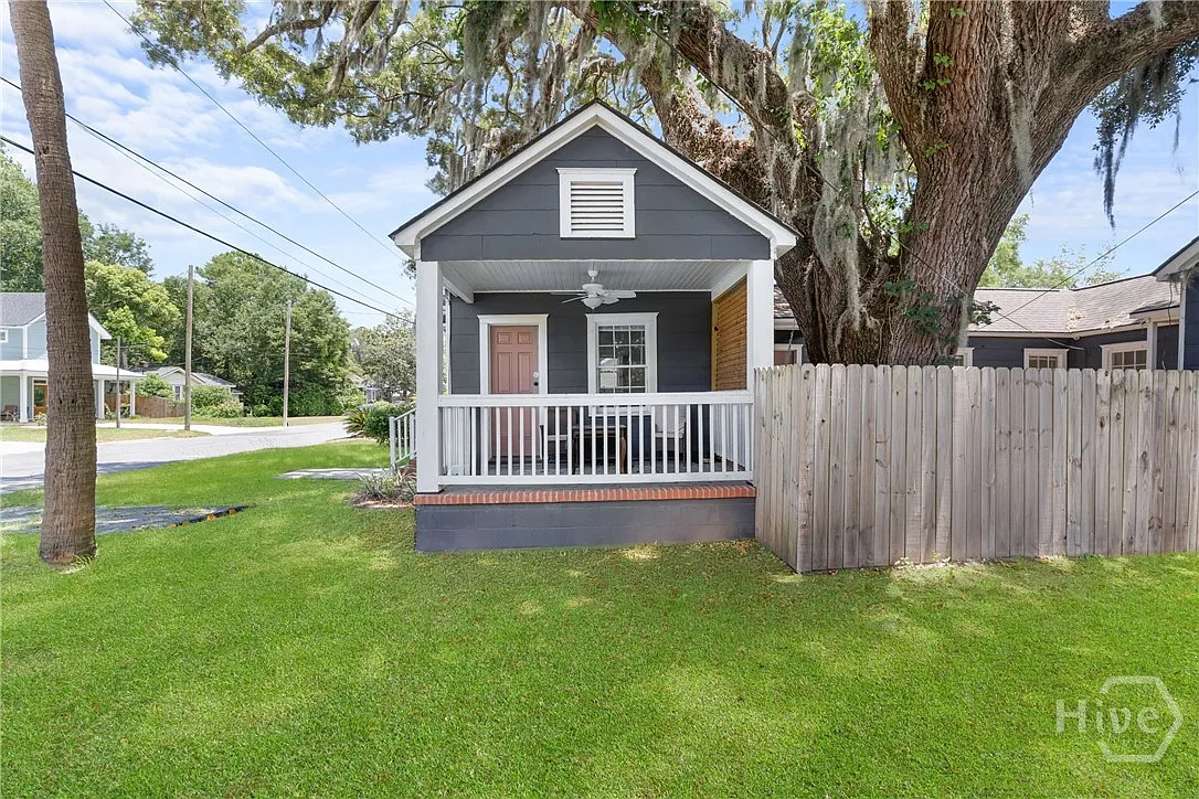 2 bed, 1.0 bath, 765 sqft, $1,650 — Photo 3