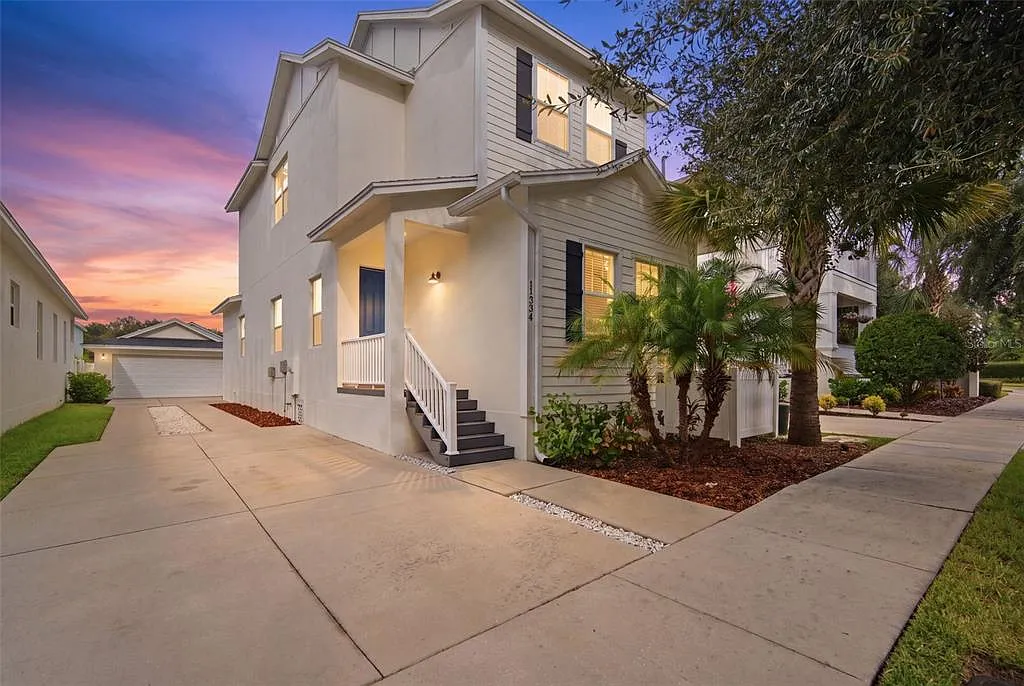 3 bed, 2.5 bath, 1979 sqft, $2,995 — Photo 1