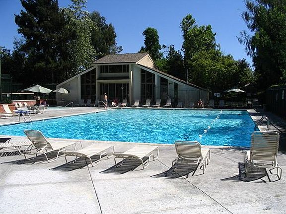 3rd image of 10646 Esmeraldas Dr