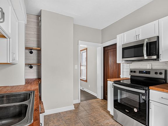 5th image of 935 S 26th St