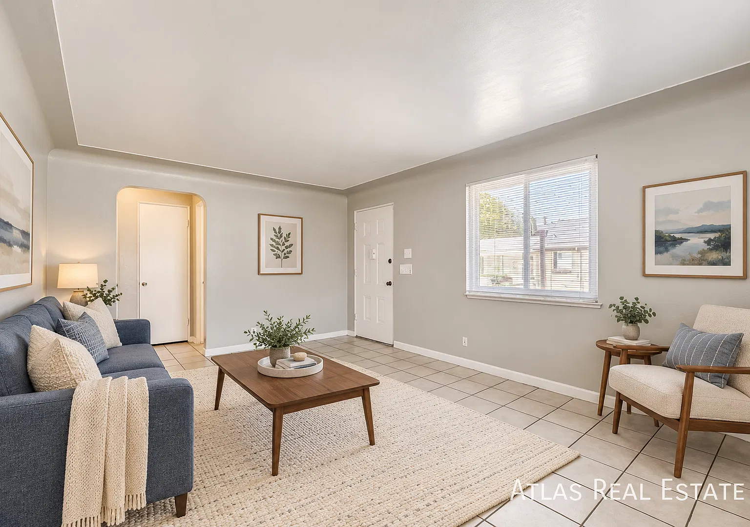 New - 5 Weeks Free! Upper-Level 1 Bedroom With In-Unit Laundry — Photo 2