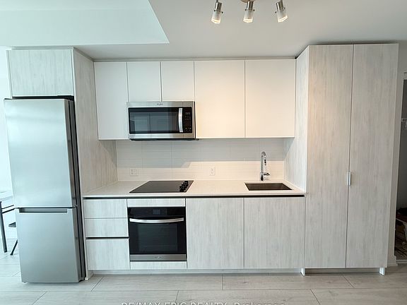 5th image of 5858 Yonge St #901