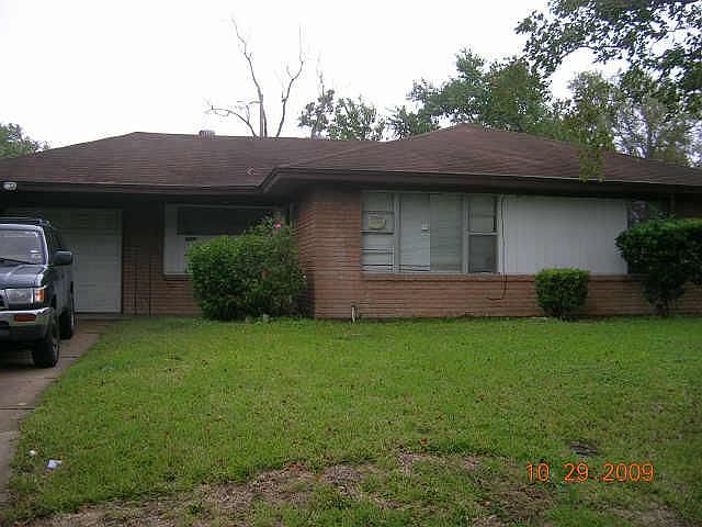 1st image of 2726 Almeda Plaza Dr