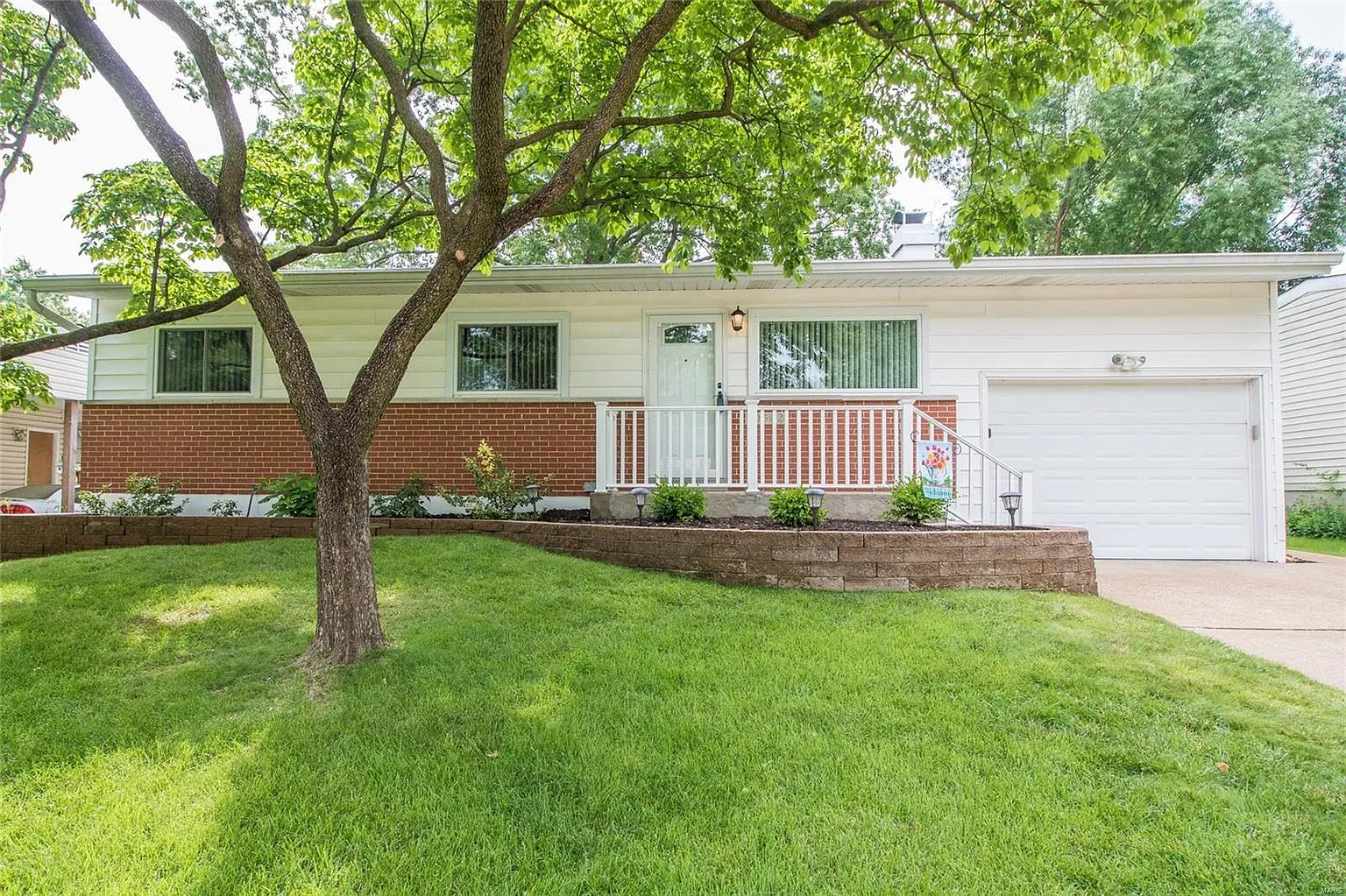 10542 Fabick Dr photo 1