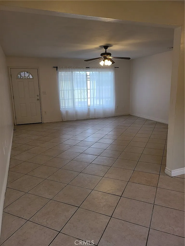 2 bed, 950 sqft, $2,000 — Photo 1