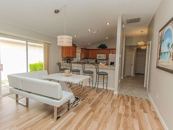 4th image of 928 Ehrhardt Pl